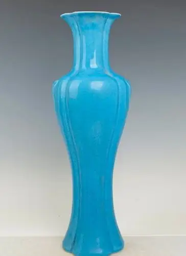 皇冠上的明珠:五代后周柴窑显德元年三色釉瓷器欣赏