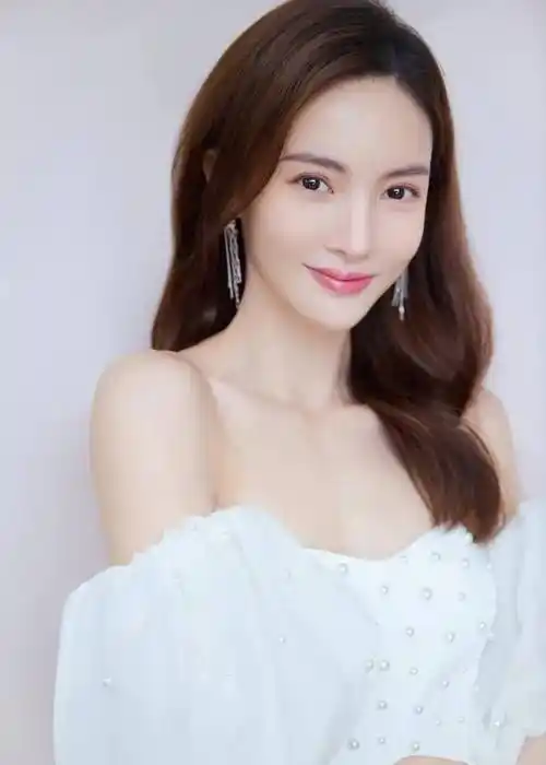 著名演员「金晨」经纪公司