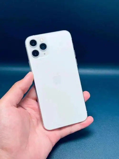 苹果11pro国行64g银色成色正常使用