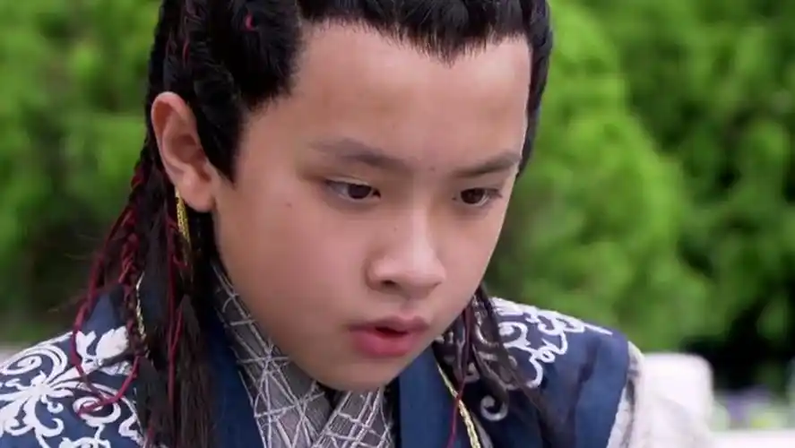 宇文拓与宁珂的感情,是日复一日,年复一年的陪伴,无人能懂,无人能替代