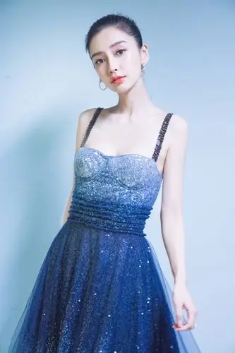 angelababy 身着dior星空裙出席2017芭莎明星慈善夜