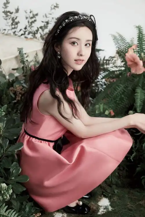 caroline品牌大使陈都灵##陈都灵丛灵大片