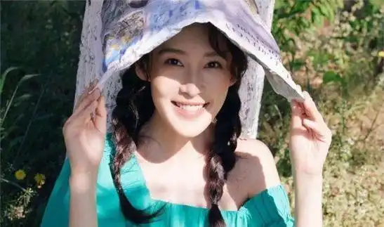 事实证明了,被国家秘密培养9年的李沁,早都换上另一条道路