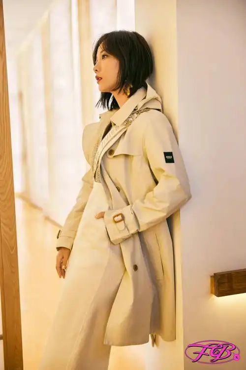 王珞丹身着zhangyuhao毛呢铅笔裙拍摄大片