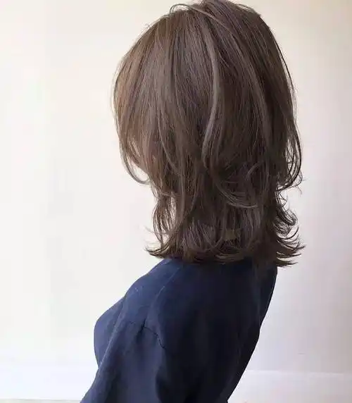 中高层次的齐肩发