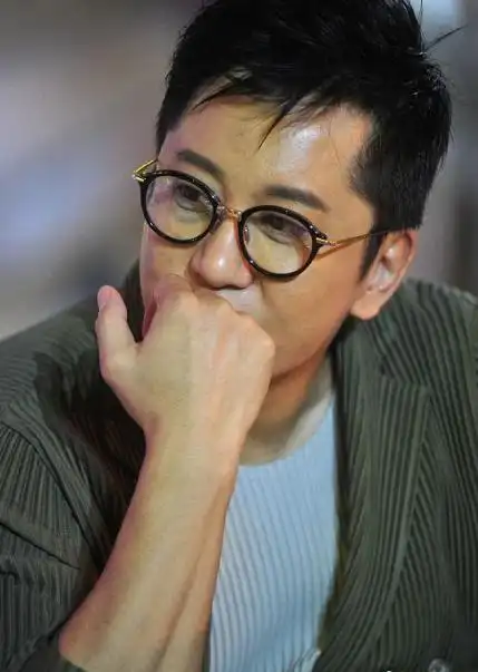 毛宁同性,关铭和毛宁图片(毛宁是男同)