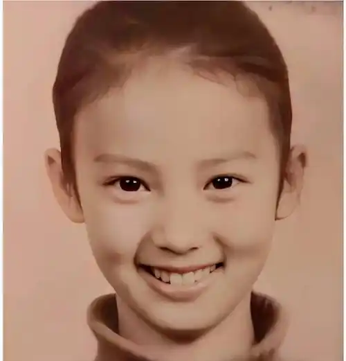 眼歪嘴斜的5位明星,有的是天生遗传,有的是整容过度_柳岩_张檬_郭碧婷