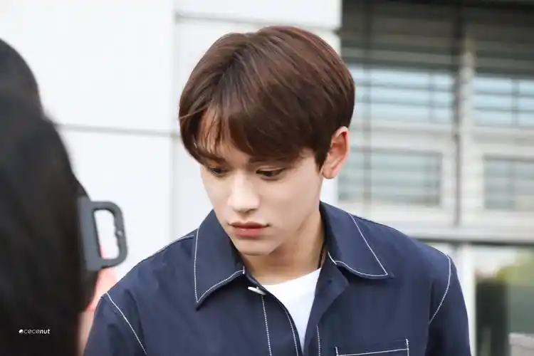 黄旭熙 lucas「1999.1.25」