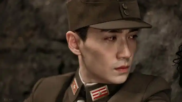 朱一龙林楠笙##朱一龙叛逆者#截修‖林少校军装8p朱一龙@朱一