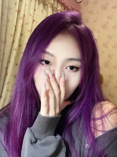 人生第一次漂头发!紫灰色真的很绝78156997