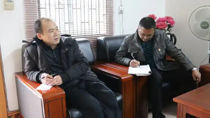 县领导刘喜到县教育局调研教育工作