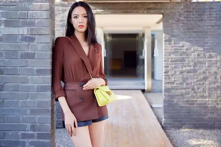 "第一小姐"张梓琳:23岁成名,37岁生二胎,丈夫是普通人!