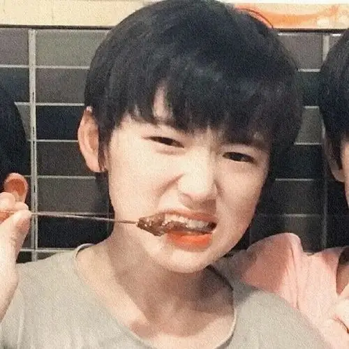 求宋亚轩可爱头像