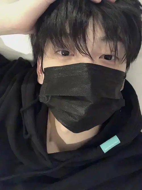 大家好我是新来的想看五代帅哥0000