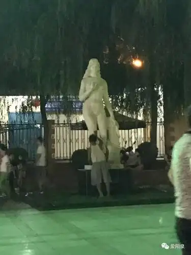 简直不可描述北山公园女雕像深夜遭猥琐男咸猪手