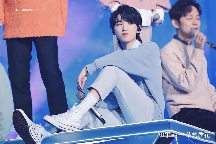 宋亚轩壁纸/神图 - 知乎