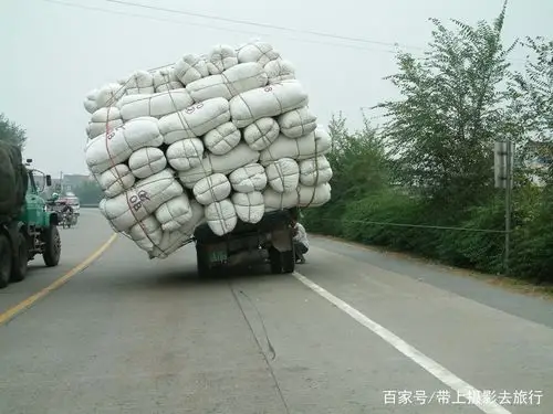 全国交通安全日:盘点令人心惊的超载乱象