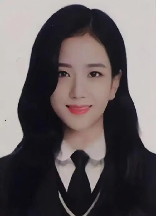 权志龙郭春雨证件照/金智秀lisa证件照曝光,看看明星最真实的脸