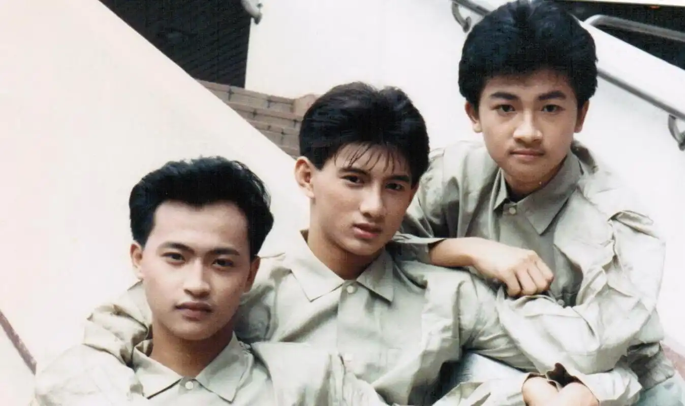 当年的小虎队为什么解散了,是因为个性不合了吗?