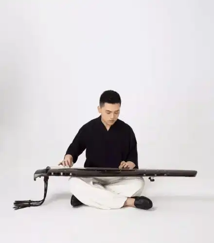 青年古琴力量 | 独特的演奏想法让他的琴声时而恬静,时而欢快,令人如