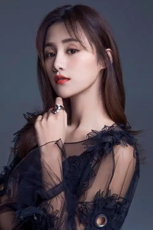 安悦溪最新写真安悦溪禁欲系写真曝光