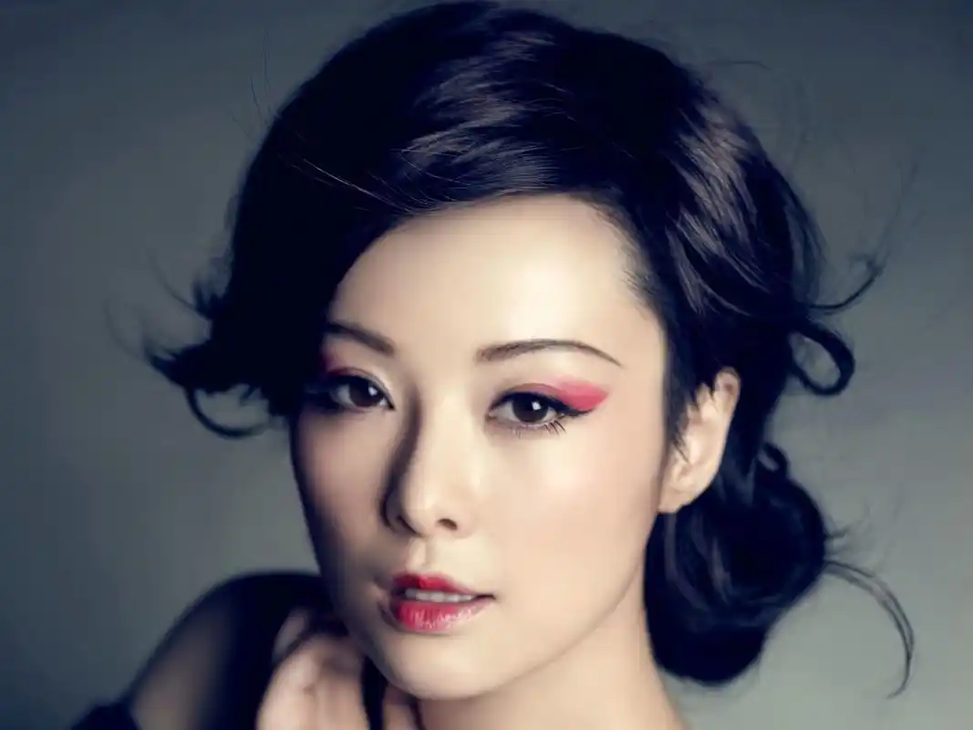 性感女星袁立妩媚写真电脑桌面壁纸