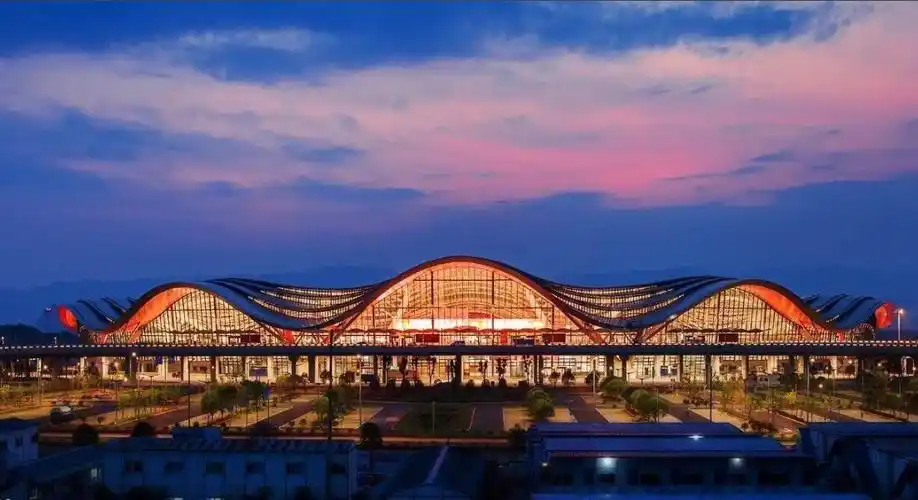 桂林两江机场广告