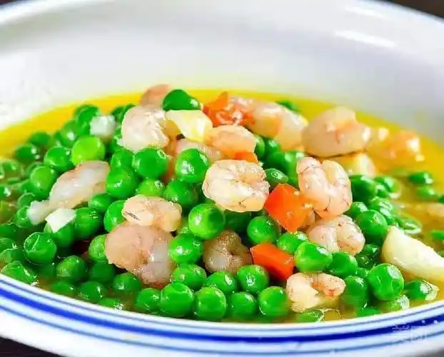 青豆米炒虾仁图片