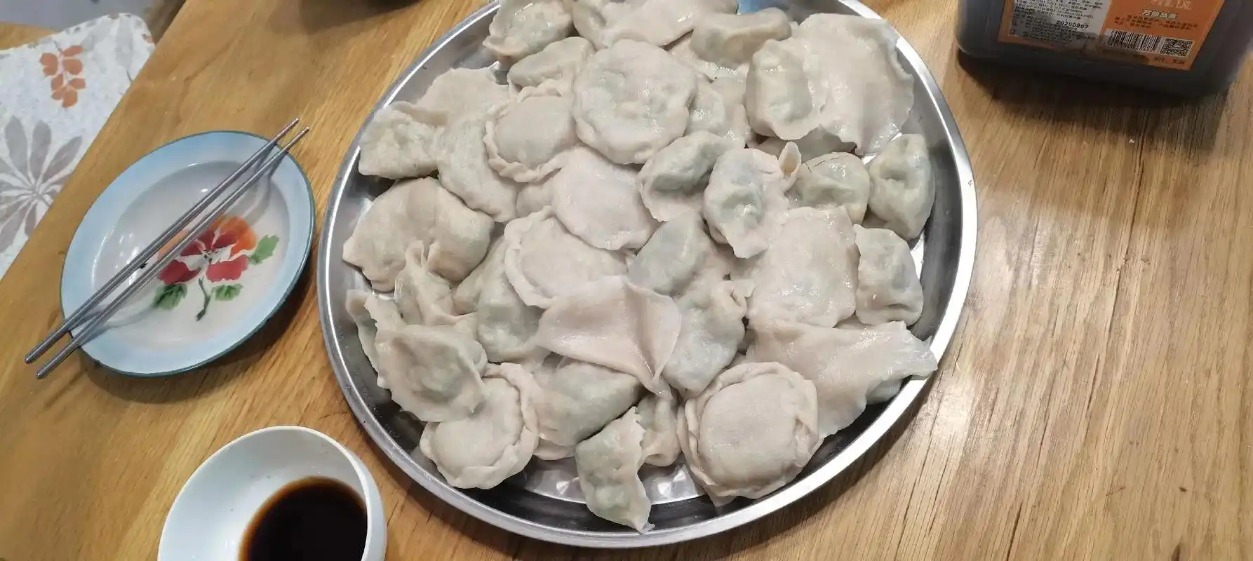 手机里最近一张照片 家常的饺子,用的是陪伴50年的儿时专用 - 兑趑