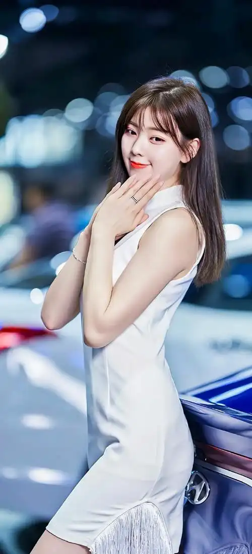 网红车模春晓高清无水印壁纸