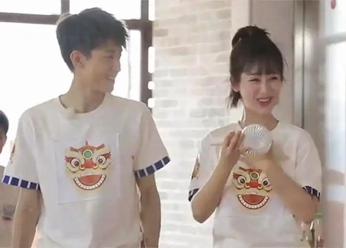 杨紫节目不小心伤到手,注意张一山的微表情?网友:关系不简单