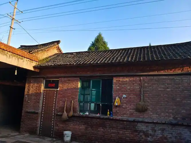 家乡的红砖瓦房