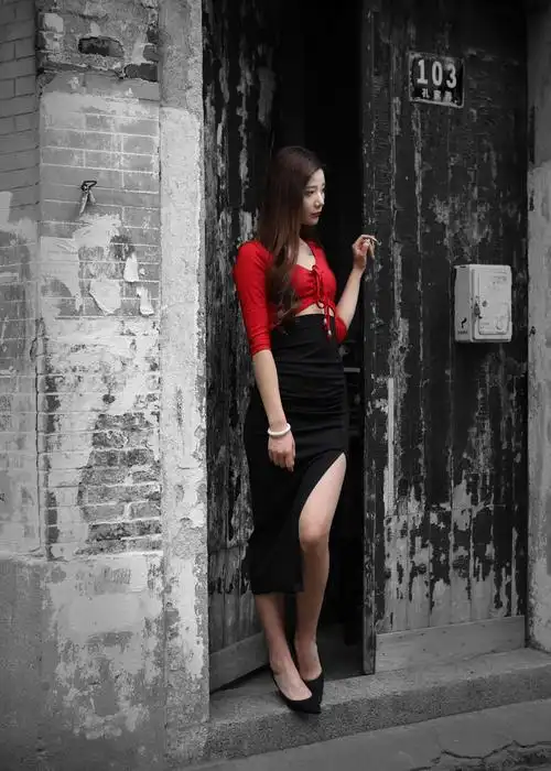 老弄堂里的模特