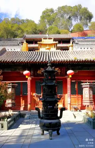 五台山显通寺 五台山第一大寺.