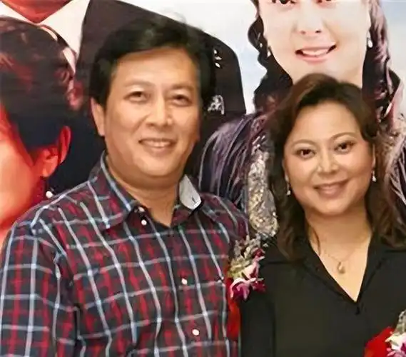 唐国强现状国内淘金妻儿在国外花为残疾儿子的婚恋担心