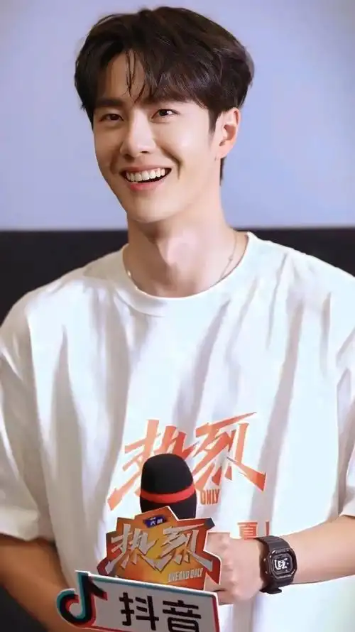 爱豆封神照接龙#王一博的素颜生图永远是我的首选