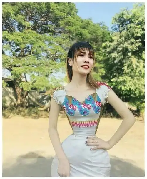 全球腰最细女人网友p图都不敢这么狠