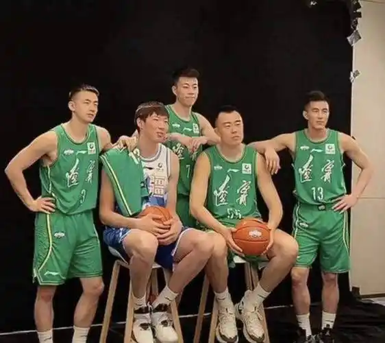 广东宏远篮球:周琦未定续约,辽篮争夺不切实际,胡明轩