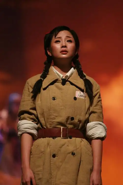 演员殷桃主演话剧我在天堂等你