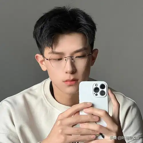 男生很帅气的3款"短发"造型,2022夏天就这样剪,颜值蹭蹭涨 - 冷求网