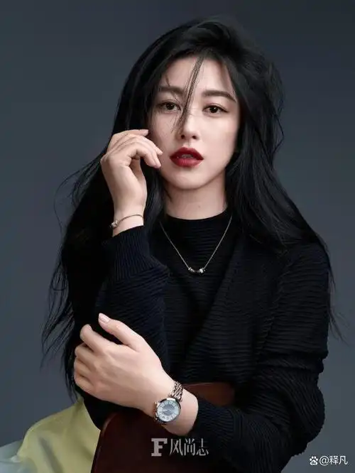 最近,著名女星朱珠登上了《风尚志》杂志的封面,她造型百变,魅力不可