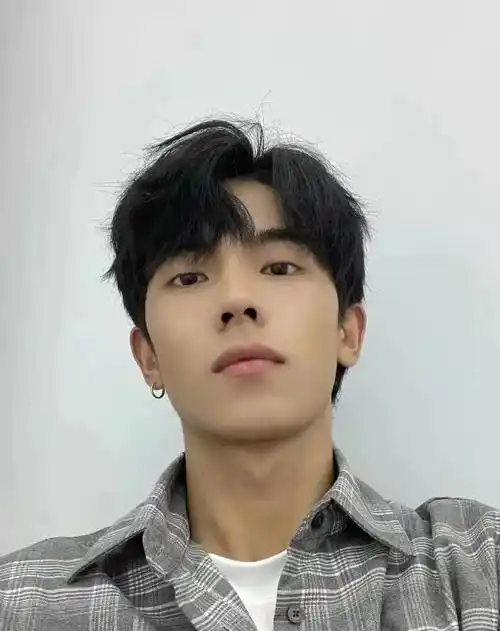 男士发型指南:别乱剪,选择适合你的发型,展现帅气与精神_男性_形象