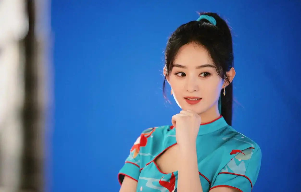 赵丽颖高马尾旗袍造型大片#   赵丽颖高马尾旗袍造型大,蓝色国风旗袍