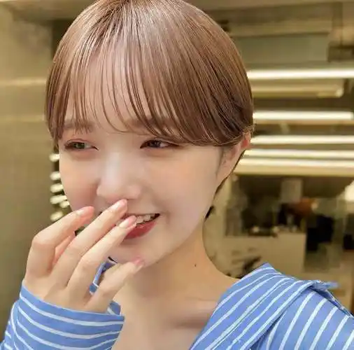 蘑菇头发型怎么描写(蘑菇头烫发发型图片女)-百科学社