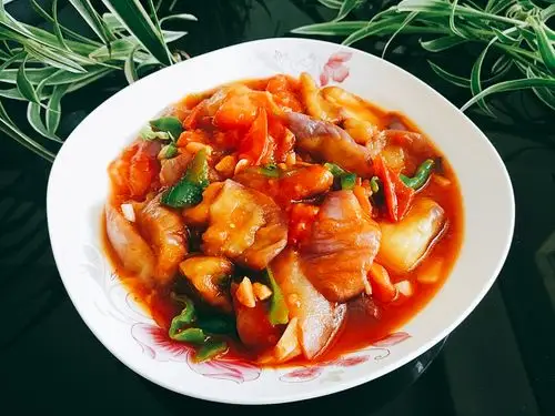 西红柿炒茄子酸甜可口好味道