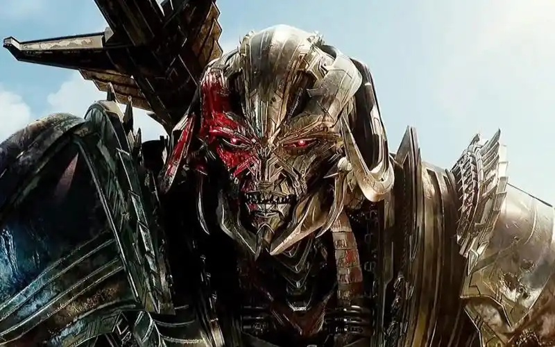 威震天不是被打就是逃!