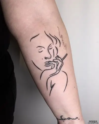 手臂黑灰海葵纹身图案