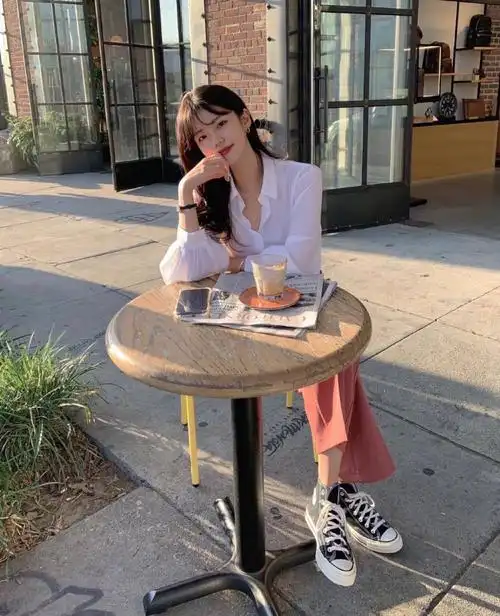 韩系甜美初春穿搭,优雅闲适的日常搭配