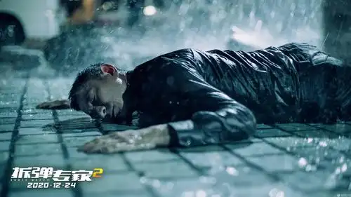 《拆弹专家2》曝微缩模型视频 揭秘爆炸戏