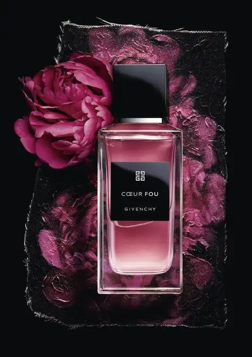 纪梵希全新贵族匠心香水心醉情迷演绎高定创想